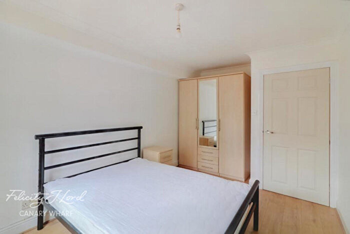 1 Bedroom Apartment To Rent In East Ferry Road, London, E14