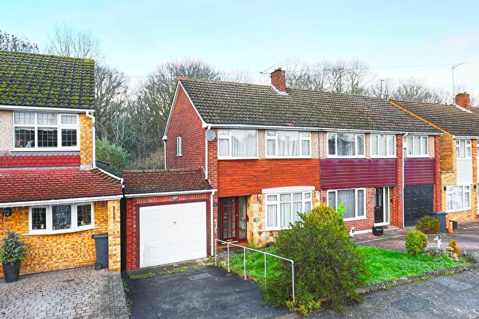 3 Bedroom Semi Detached House For Sale In Bonney Grove, Goffs Oak, EN7