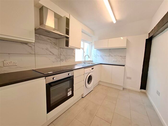 3 Bedroom Flat To Rent In High Street, Hemel Hempstead, HP1