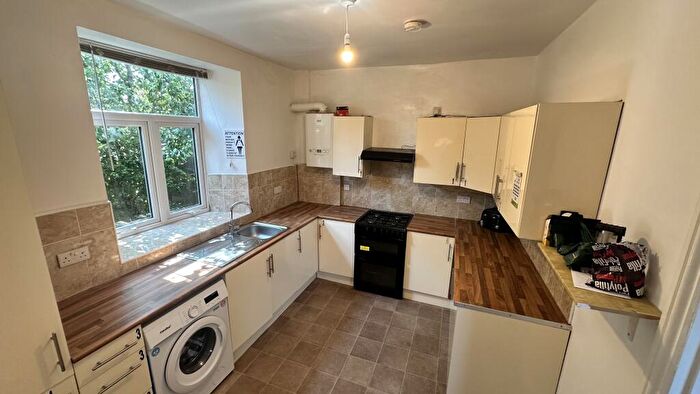 4 Bedroom Semi-Detached House To Rent In Granville Road, Sheffield, S2