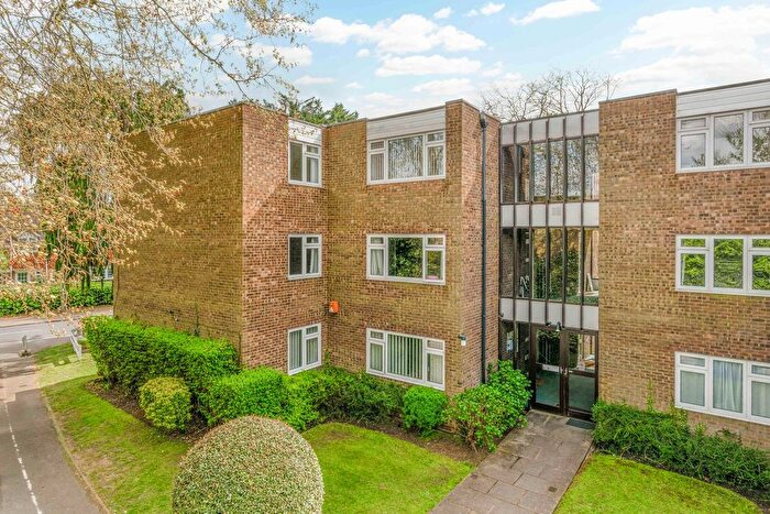 2 Bedroom Flat For Sale In Woodside, Ashley Road, Walton-On-Thames, KT12