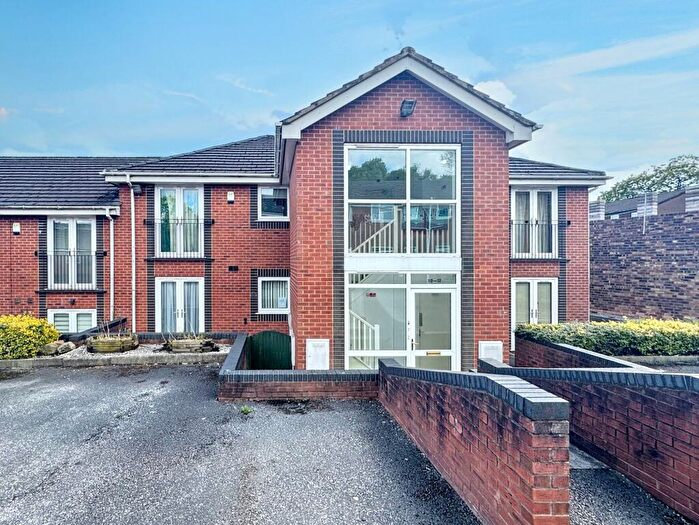 2 Bedroom Flat For Sale In Stone Pillar Court, Bucknall Old Road, Northwood, ST1