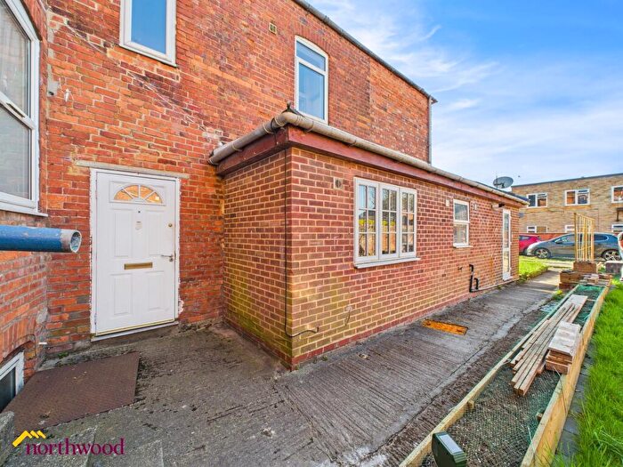 2 Bedroom Maisonette To Rent In Middleton Road, Banbury, OX16
