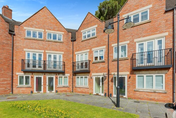 2 Bedroom Property To Rent In St. Marys Paddock, Wellingborough, NN8