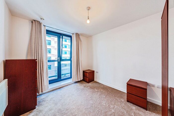 2 Bedroom Flat To Rent In The Sphere, Hallsville Road, E16