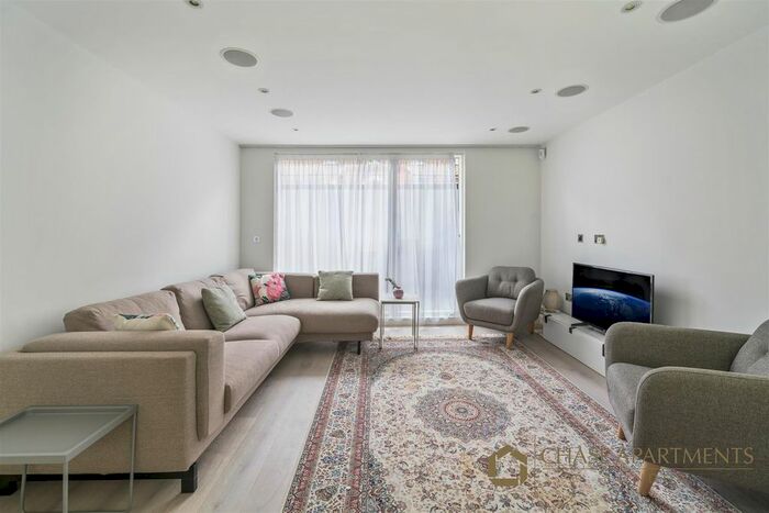 3 Bedroom Flat To Rent In Moore House, Gatliff Road, London, SW1W