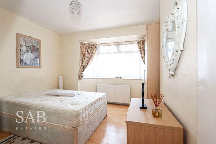 1 Bedroom Property To Rent In Ellesmere Road, Greenford, UB6