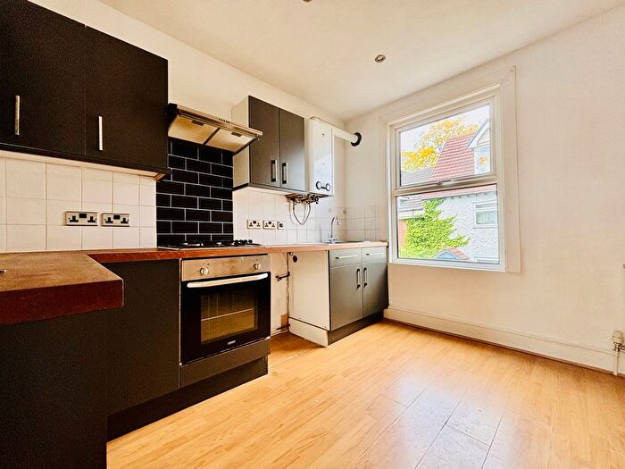 2 Bedroom Flat To Rent In High Street, Rochester, ME1