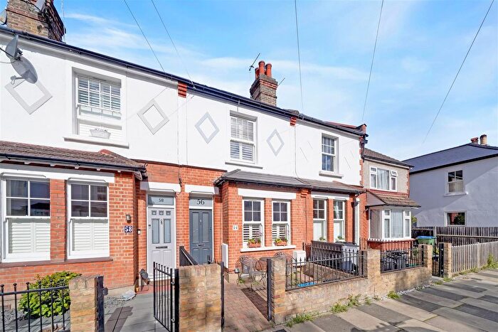 4 Bedroom Detached House For Sale In Myrtle Road, Hampton Hill, TW12
