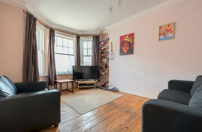 2 Bedroom Apartment To Rent In Kennington Lane, SE11
