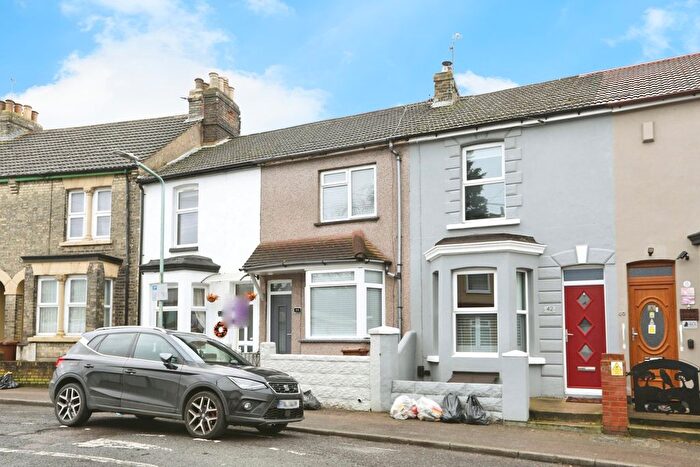 3 Bedroom Terraced House For Sale In Seaview Road, Gillingham, ME7
