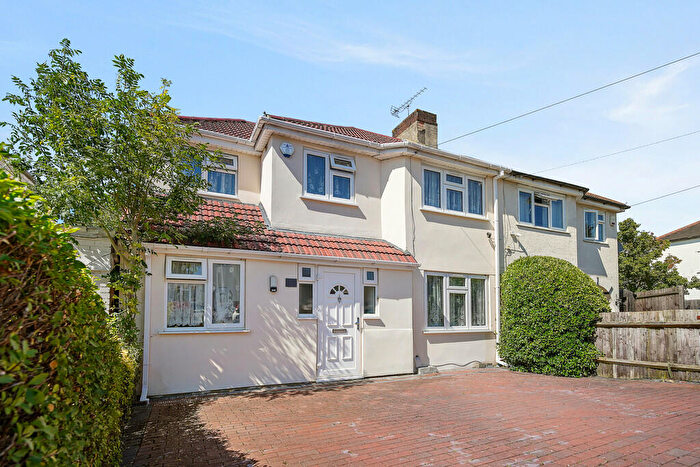 5 Bedroom Semi-Detached House To Rent In Sefton Avenue, Harrow, HA3