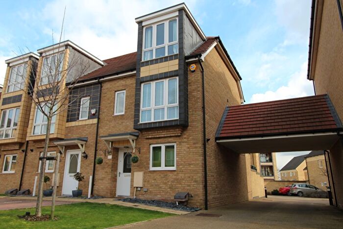 4 Bedroom Town House To Rent In Stone House Lane, Dartford, DA2