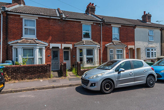 3 Bedroom Terraced House For Sale In Northcote Road, Southampton, SO17