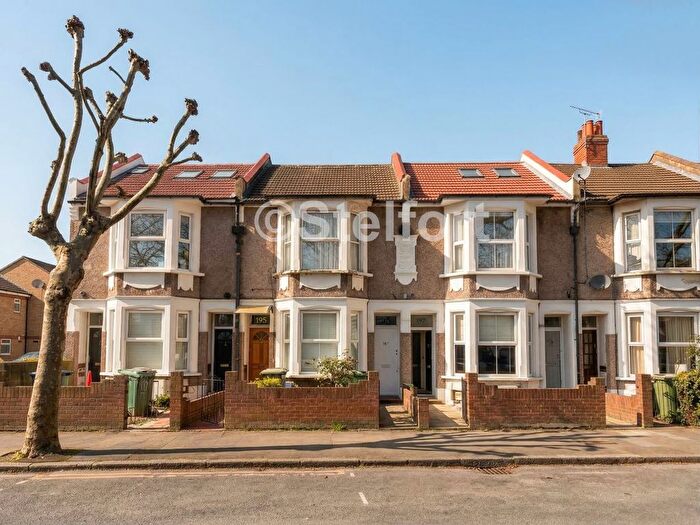 3 Bedroom Maisonette To Rent In Hermit Road, London, E16