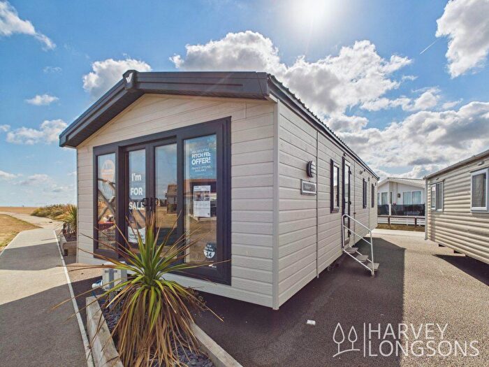 2 Bedroom Park Home For Sale In Seaview Holiday Park, CT5