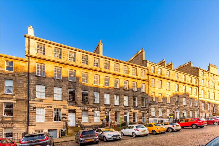 4 Bedroom Apartment To Rent In Dundonald Street, Edinburgh, Midlothian, EH3