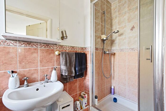 4 Bedroom Town House To Rent In Chatsworth Road, London, W4