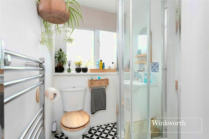 1 Bedroom Flat For Sale In Granville Place, High Road, North Finchley, London, N12