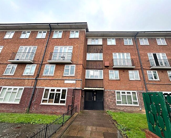 2 Bedroom Flat To Rent In Milton Grove, London, N16