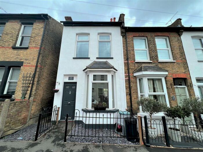 2 Bedroom House To Rent In Brighton Avenue, Southend-On-Sea, SS1