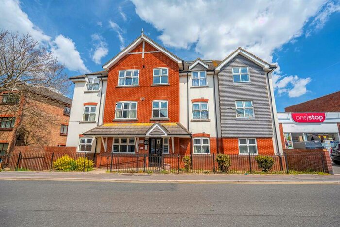 2 Bedroom Apartment To Rent In Seabourne Road, Bournemouth, BH5