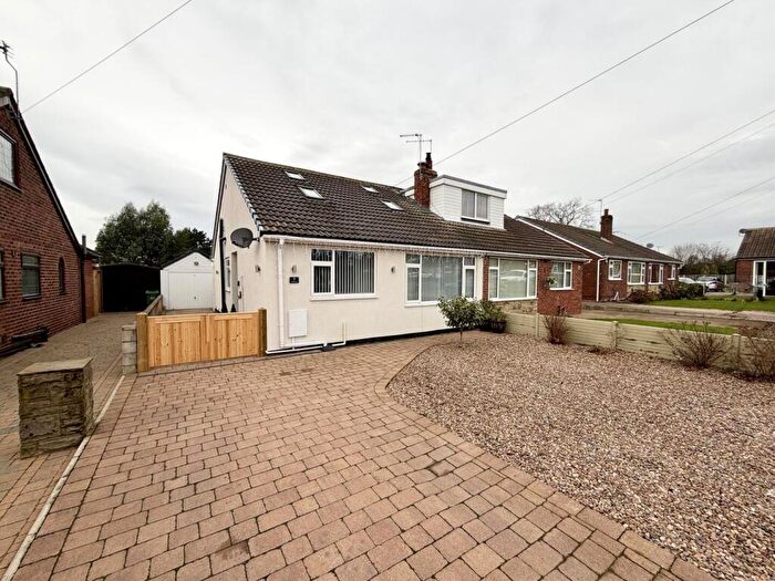 4 Bedroom Semi-Detached Bungalow For Sale In Calvert Close, Kippax, Leeds, LS25