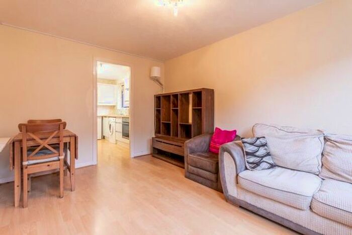 1 Bedroom Flat To Rent In Meadowfield Court, Edinburgh, EH8