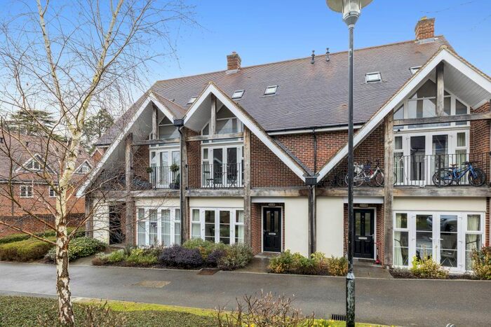 4 Bedroom Town House To Rent In Pitt Rivers Close, Guildford, GU1