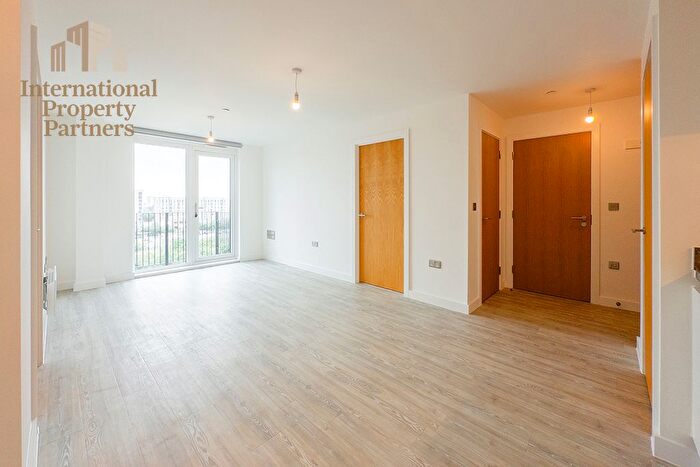 2 Bedroom Flat To Rent In Middlewood Plaza, Craven Street, Salford, M5