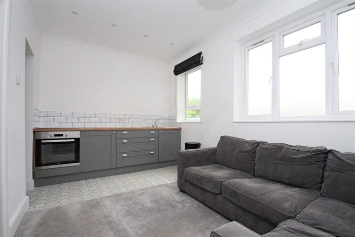 1 Bedroom Flat To Rent In St. Michaels Road, Worthing, BN11