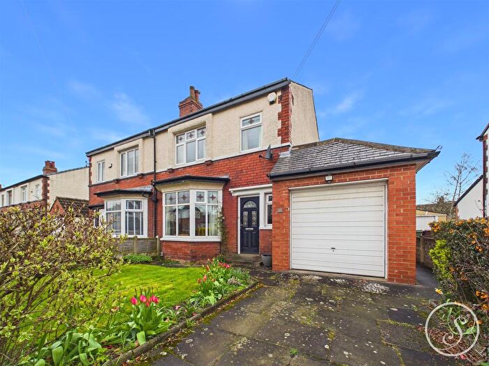 3 Bedroom Semi-Detached House For Sale In Kingsway, Leeds, LS15