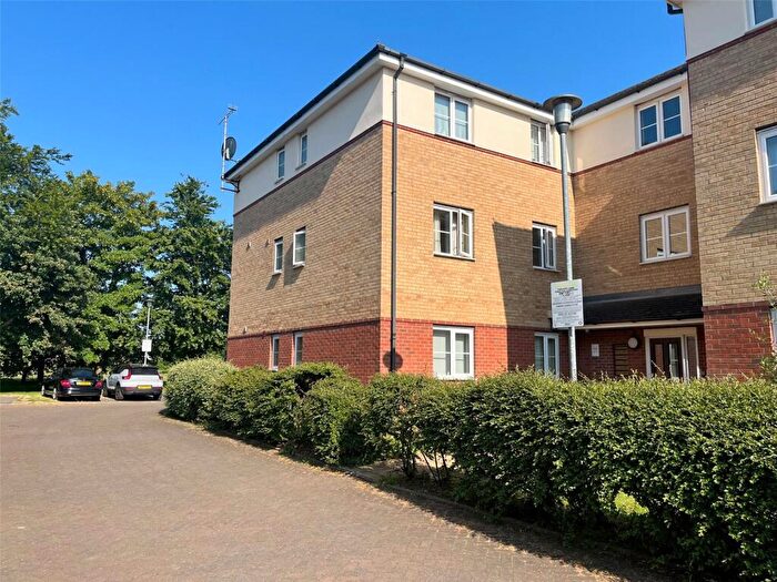 2 Bedroom Apartment To Rent In Sherriff Close, Esher, Surrey, KT10