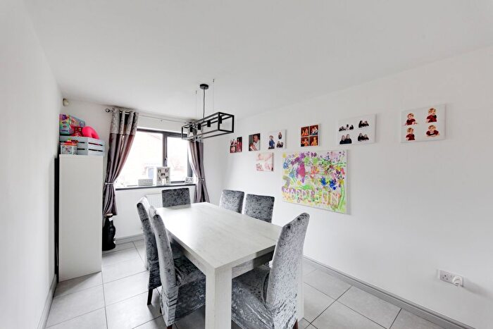 4 Bedroom Detached House For Sale In Chaffinch Drive, Kidderminster, Worcestershire, DY10