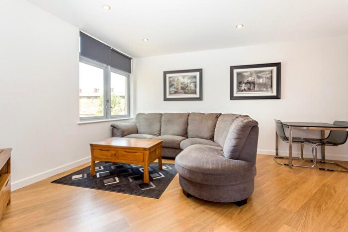 2 Bedroom Apartment To Rent In Coral Apartments, E14