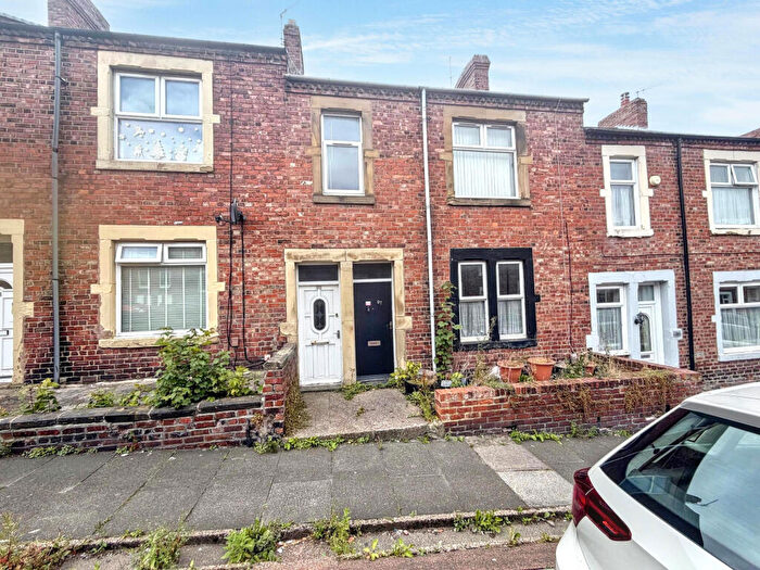 3 Bedroom Flat For Sale In Napier Road, Swalwell, Newcastle Upon Tyne, Tyne And Wear, NE16