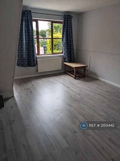 2 Bedroom Semi-Detached House To Rent In Kings Avenue, Chippenham, SN14