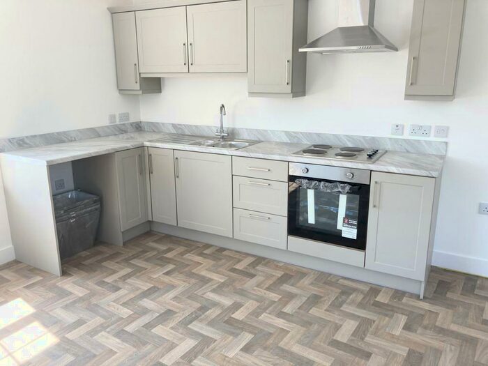 2 Bedroom Flat To Rent In Orchard Street, Neath, SA11