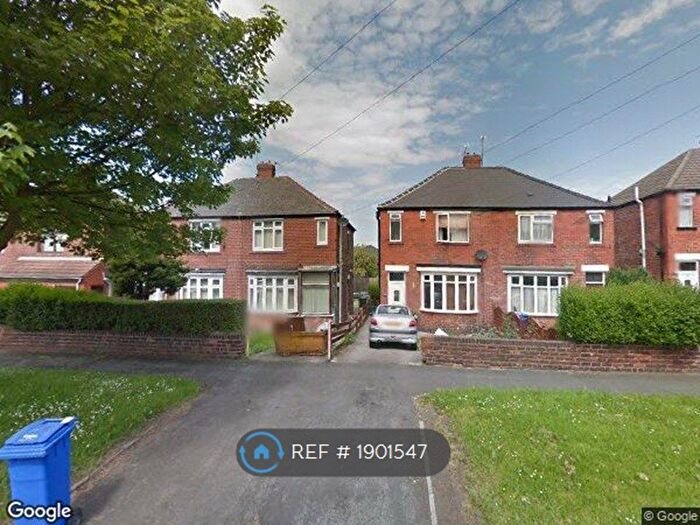 3 Bedroom Semi-Detached House To Rent In Handsworth Avenue, Sheffield, S9