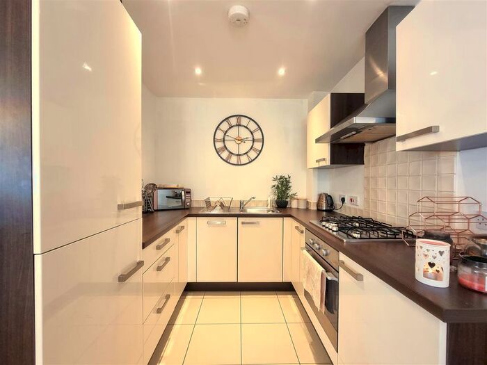 2 Bedroom Flat To Rent In Havelock Gardens, Thurmaston, Leicester, LE4