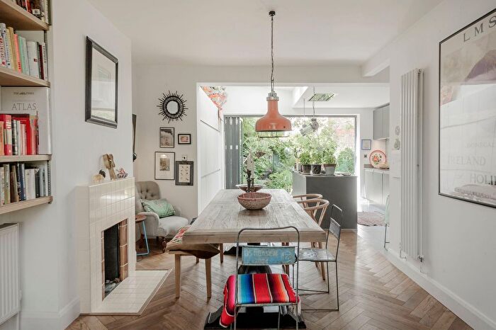 3 Bedroom Terraced House For Sale In Hamilton Road, Willesden, NW10