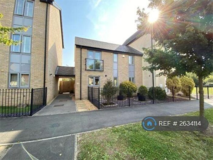 3 Bedroom Semi-Detached House To Rent In Dramsell Rise, St. Neots, PE19