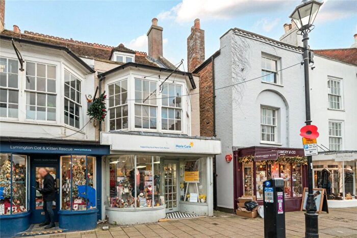 2 Bedroom Flat To Rent In High Street, Lymington, Hampshire, SO41