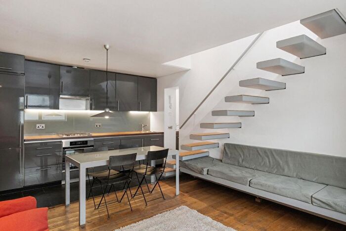 2 Bedroom Flat To Rent In Edgarley Terrace, Alphabet Streets, SW6