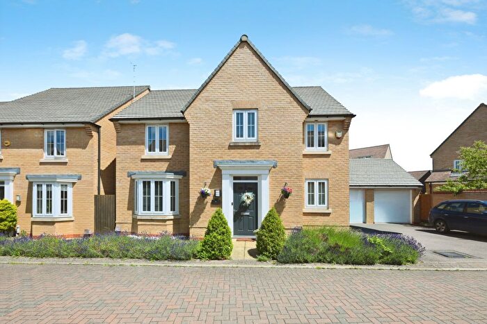 4 Bedroom Detached House For Sale In Hanslope Close, Papworth Everard, CB23