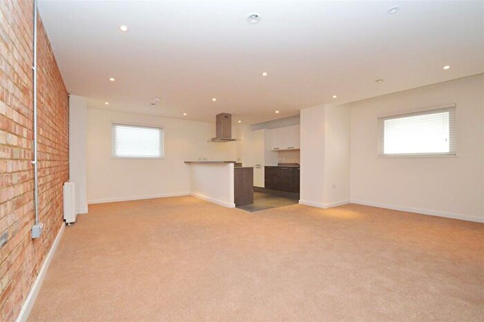 2 Bedroom Apartment To Rent In Sidney Street, London, E1