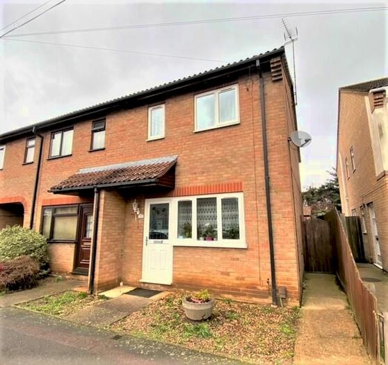 3 Bedroom Semi-Detached House To Rent In Albany Road, Wisbech, PE13