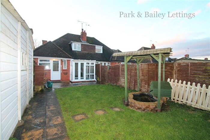3 Bedroom Bungalow To Rent In Bedroom Semi Detached Chalet Bungalow In Warlingham, CR6