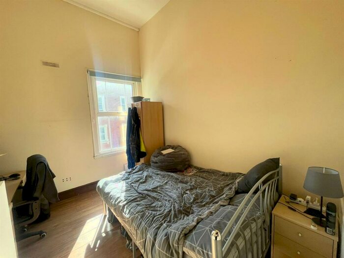 3 Bedroom Flat To Rent In **£pppw Excl Bills** Annesley Grove, Arboretum - Trent Uni, NG1