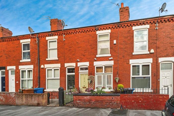 2 Bedroom Terraced House For Sale In Chelmsford Road, Stockport, Greater Manchester, SK3